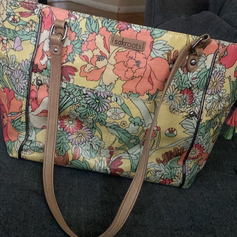 Pretty floral Sakroots purse